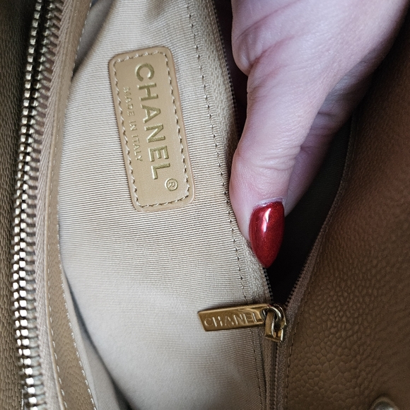 Chanel Caviar GST Tan Gold Chain Quilted Leather Bag EUC - Picture 12 of 16